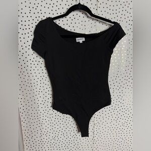 Superdown Black Off-Shoulder Bodysuit
